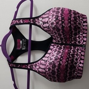 Under Armour Sports Bra 36DD